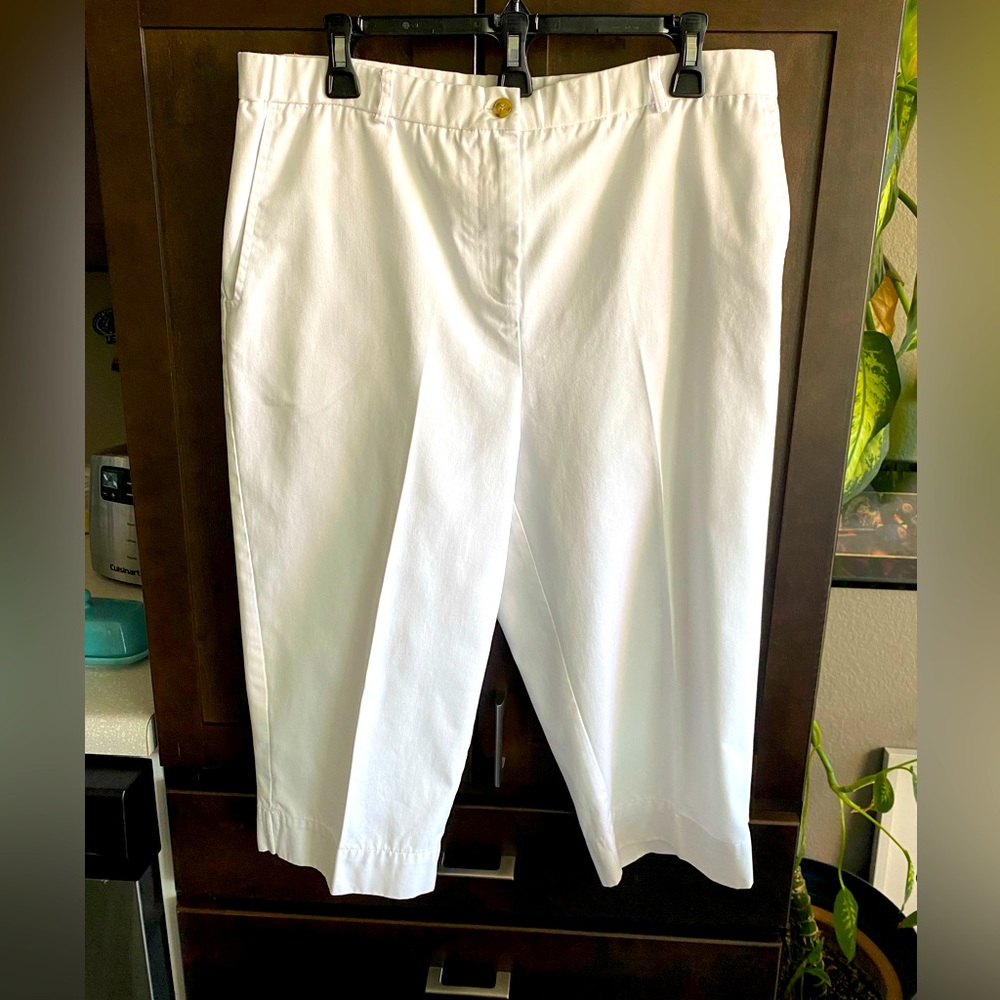 The Tog Shop petite white capris.